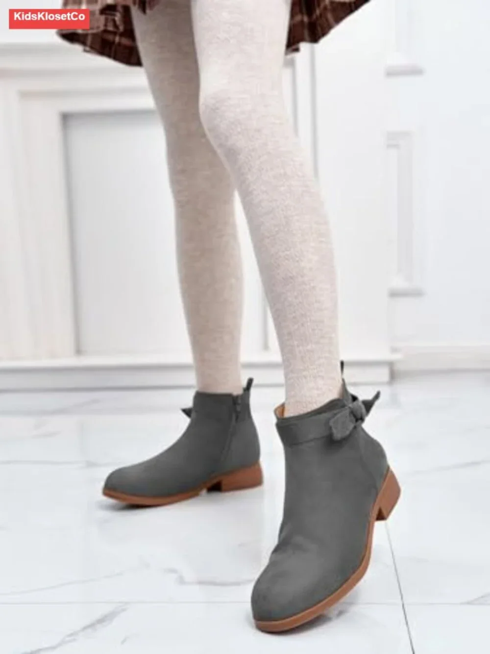 N/A adorable ankle